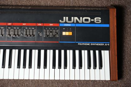 Roland-Juno 6